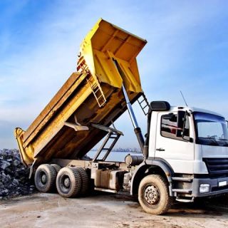 Cara Mengatur Barang di Dalam Truk agar Tidak Bergeser Selama Perjalanan
